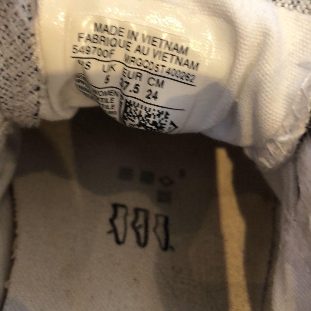 Converse in salt and pepper pattern in 7 like new new - Picture 8 of 9